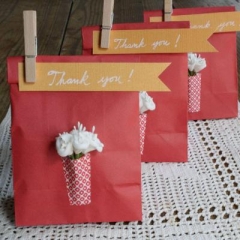 paper-vase-gift-bags-thank-you-gifts